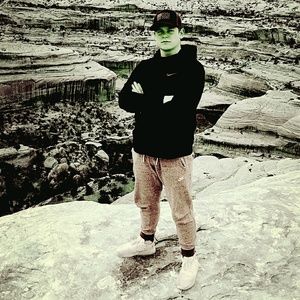 Meet your Posher, Zach